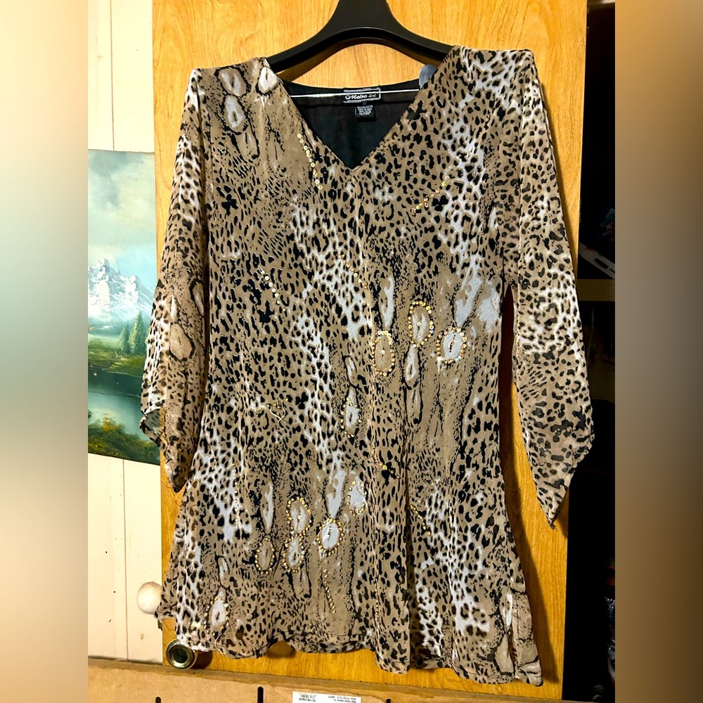 Metro 22 women’s dress shirt